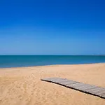 Cozy Home In La Faute-Sur-Mer With Heated Swimming Pool 라포트 쉬르메르