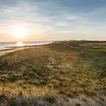 펜션 Cozy Home In La Faute-Sur-Mer With Heated Swimming Pool